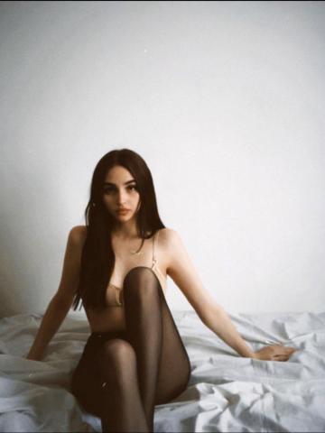 Габриэлла Маленькая Брюнетка фото 2